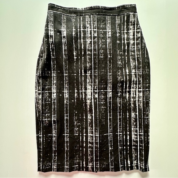 Banana Republic Sloan Pencil Skirt Black White Stripe Size 4 - Picture 15 of 16